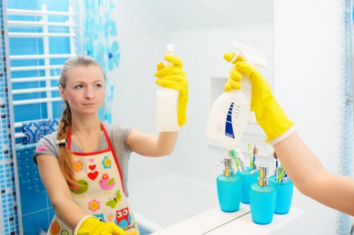 Professional move out cleaning for a flat in E8