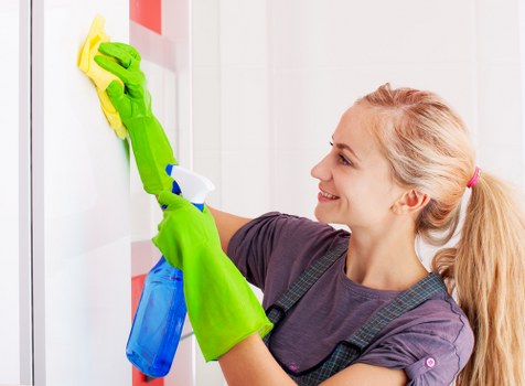 Professional deep cleaning service for E8 homes and flats